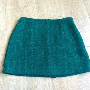 Flirty & fun green tweed skort